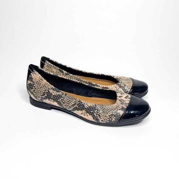🍋 Clarks • NWOT Women’s Atomic Haze Patent Leather Snake Print Flats Size 6.5US - Picture 2 of 8